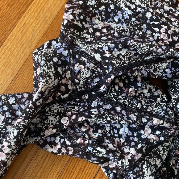 Lululemon running tights - Picture 6 of 6